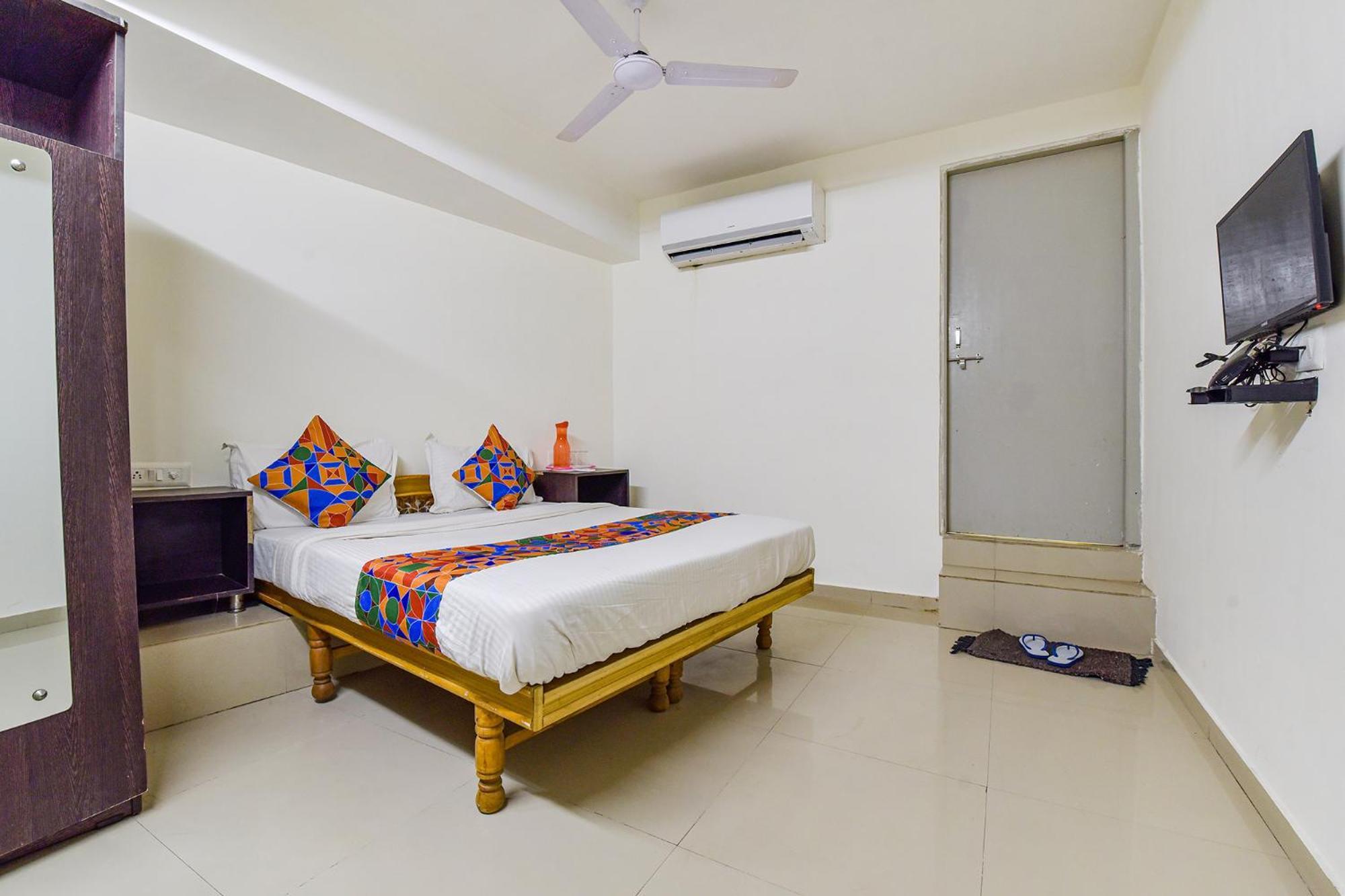 OYO Flagship 77323 Hotel Himalaya Inn Ahmedabad Bagian luar foto