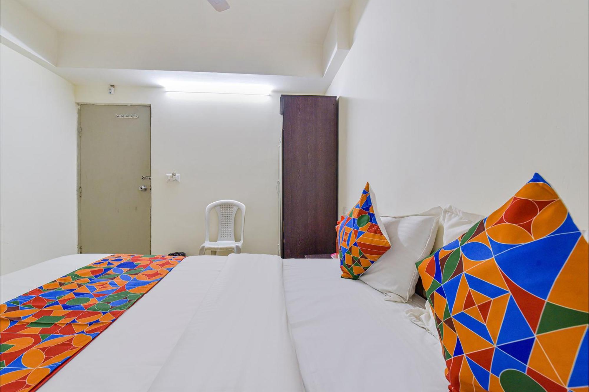 OYO Flagship 77323 Hotel Himalaya Inn Ahmedabad Bagian luar foto