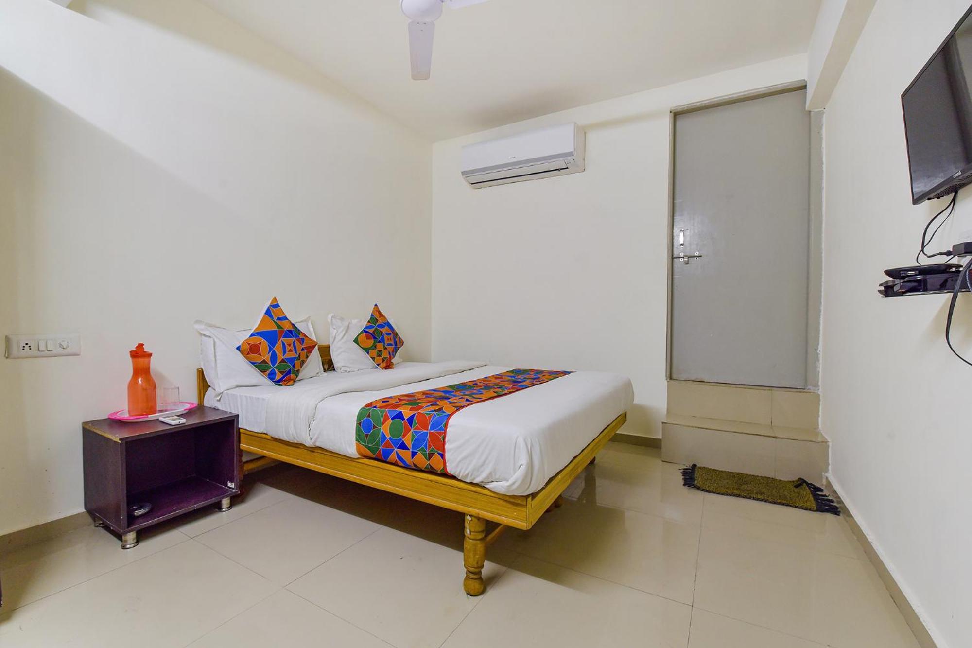 OYO Flagship 77323 Hotel Himalaya Inn Ahmedabad Bagian luar foto