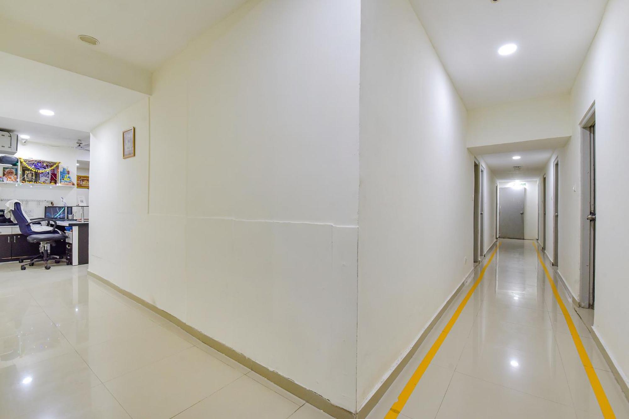 OYO Flagship 77323 Hotel Himalaya Inn Ahmedabad Bagian luar foto