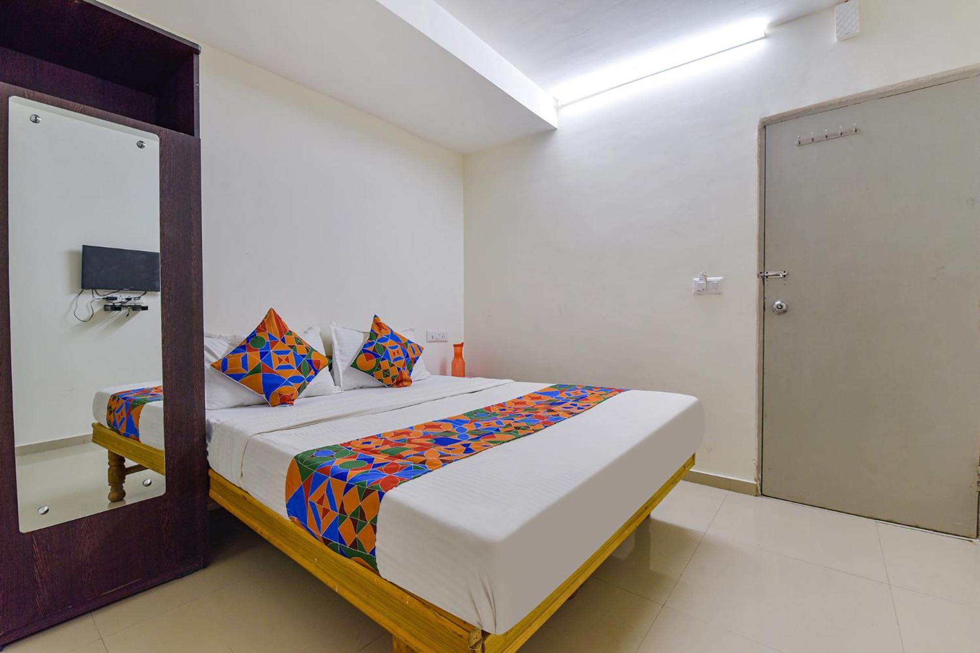OYO Flagship 77323 Hotel Himalaya Inn Ahmedabad Bagian luar foto