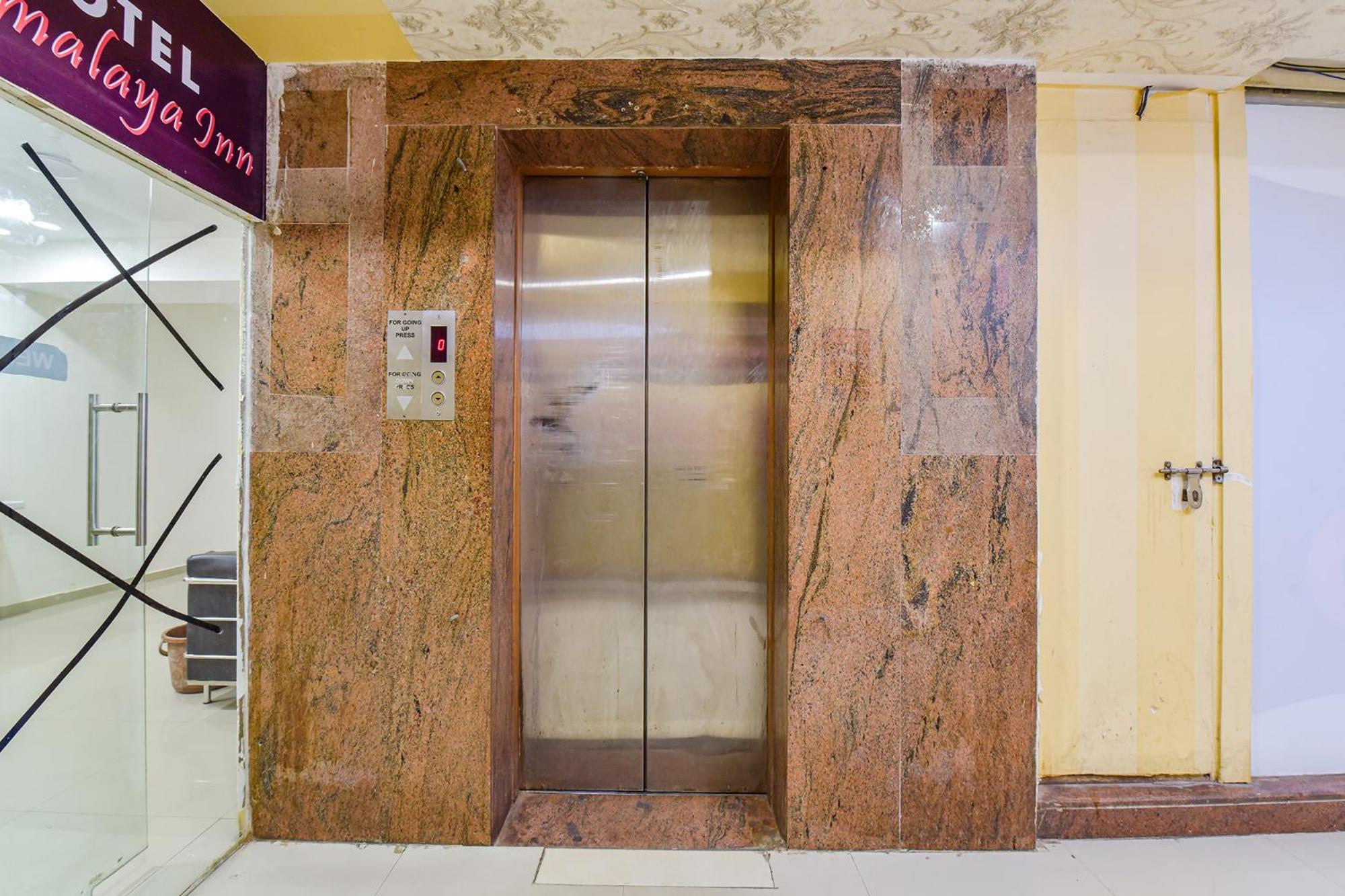 OYO Flagship 77323 Hotel Himalaya Inn Ahmedabad Bagian luar foto