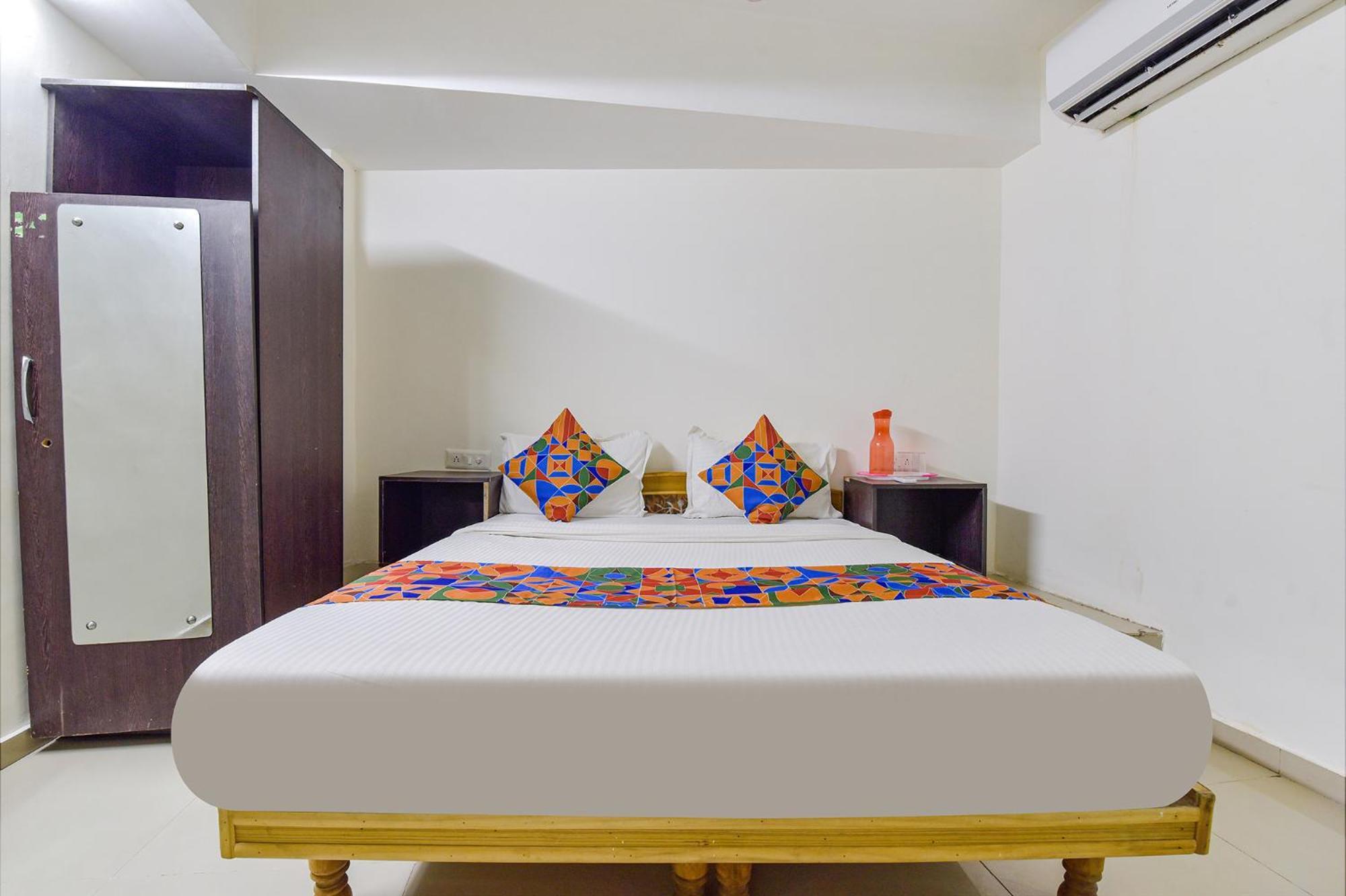 OYO Flagship 77323 Hotel Himalaya Inn Ahmedabad Bagian luar foto