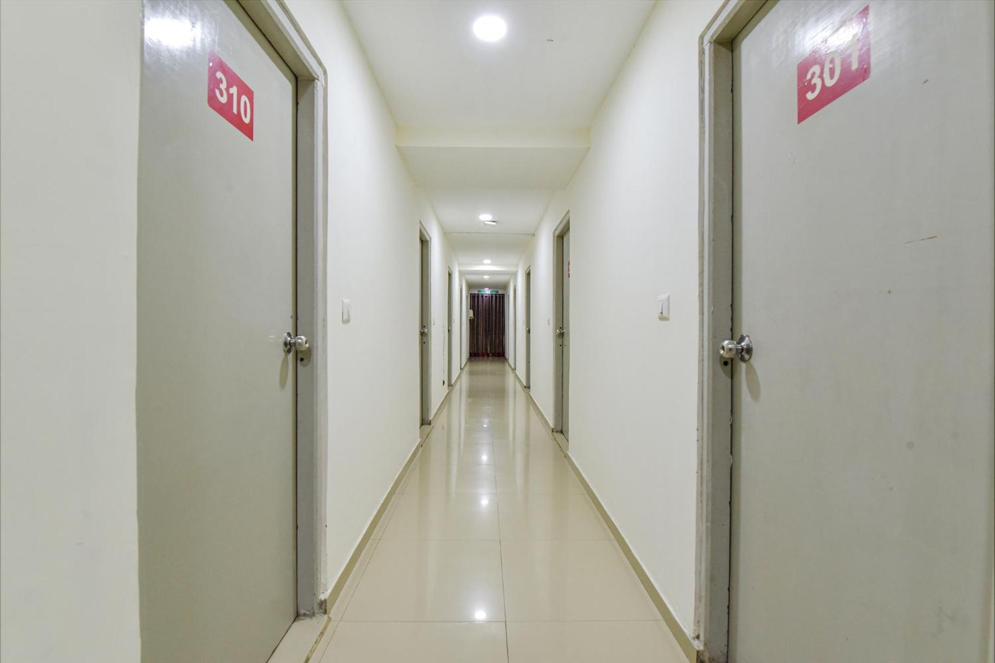 OYO Flagship 77323 Hotel Himalaya Inn Ahmedabad Bagian luar foto