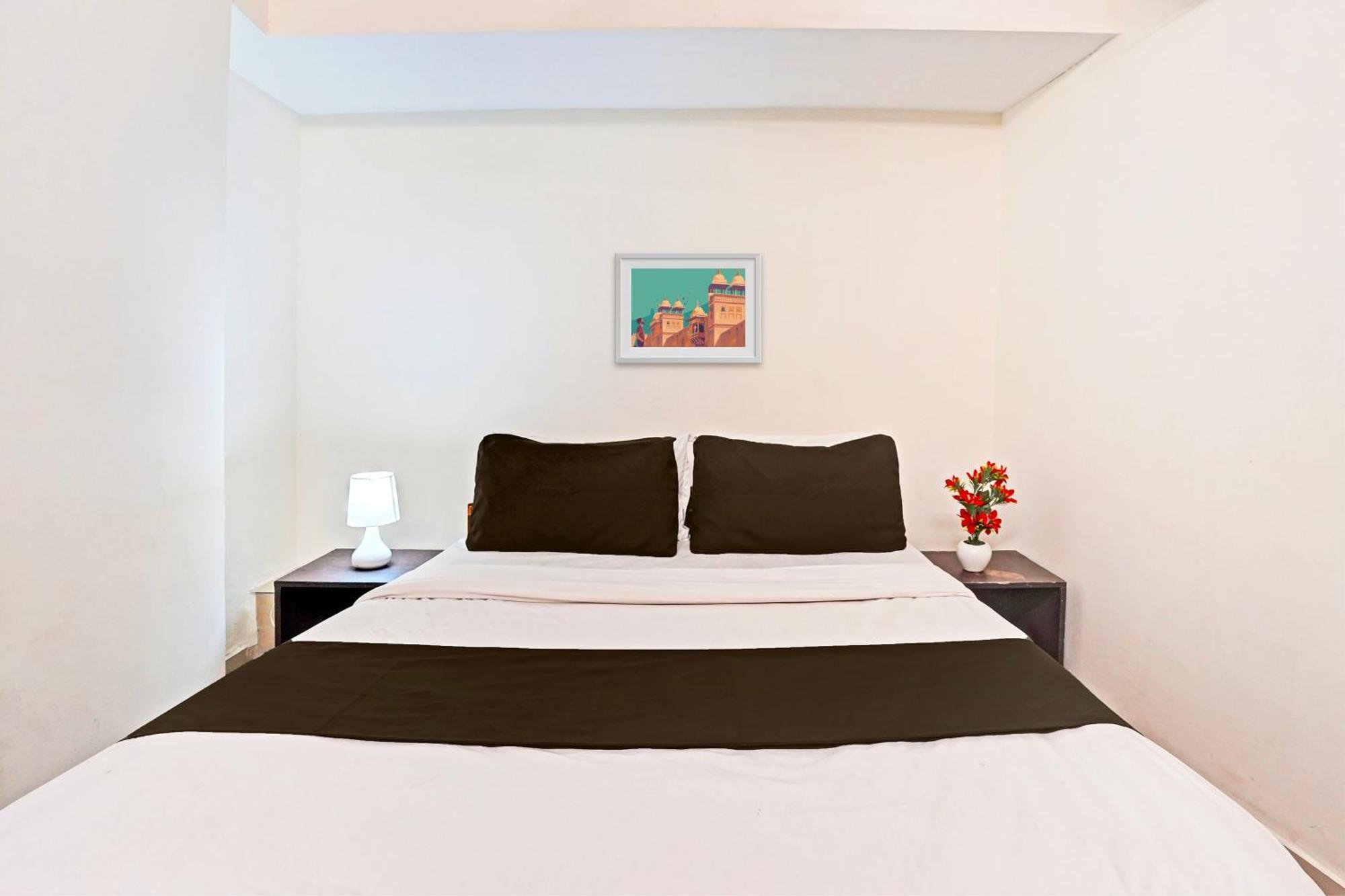 OYO Flagship 77323 Hotel Himalaya Inn Ahmedabad Bagian luar foto
