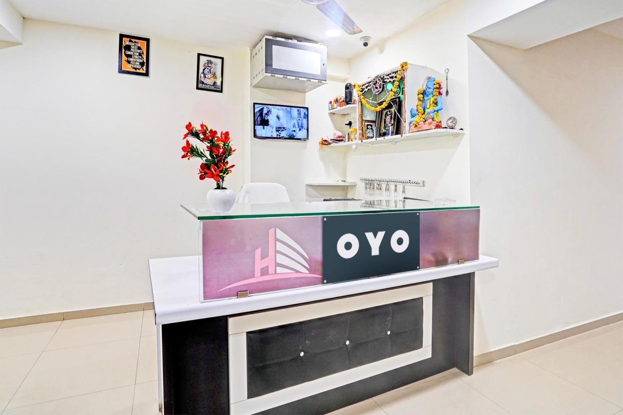OYO Flagship 77323 Hotel Himalaya Inn Ahmedabad Bagian luar foto
