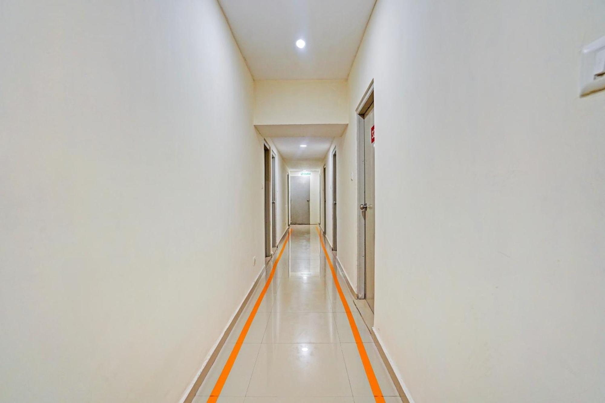 OYO Flagship 77323 Hotel Himalaya Inn Ahmedabad Bagian luar foto
