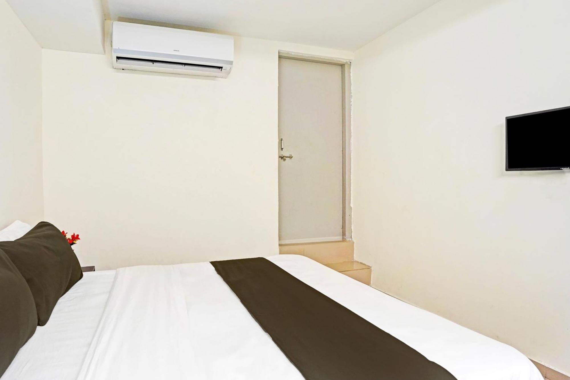 OYO Flagship 77323 Hotel Himalaya Inn Ahmedabad Bagian luar foto