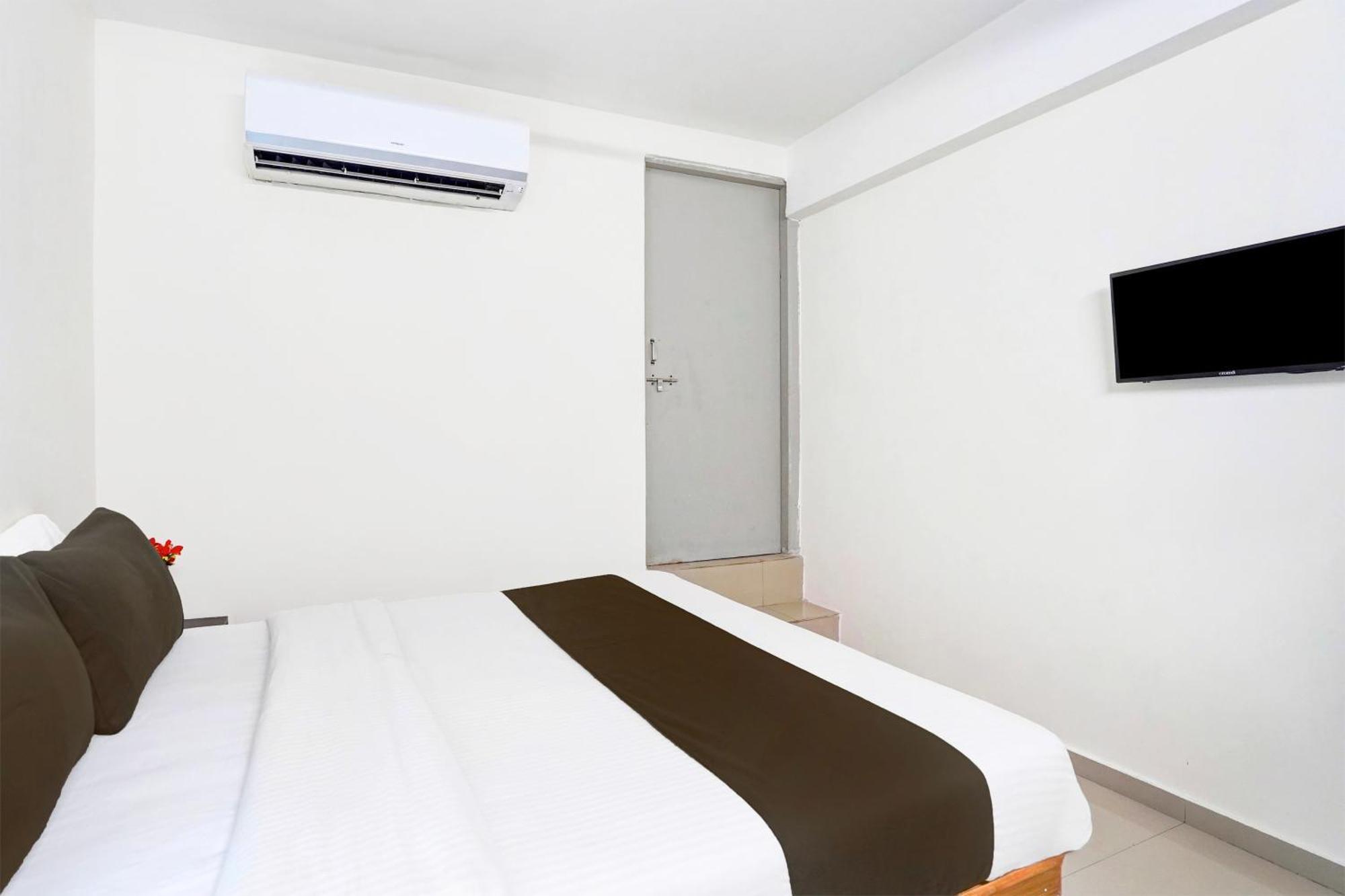 OYO Flagship 77323 Hotel Himalaya Inn Ahmedabad Bagian luar foto